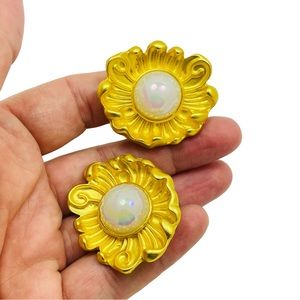 NEW vintage runway style glass gold plated earrings
